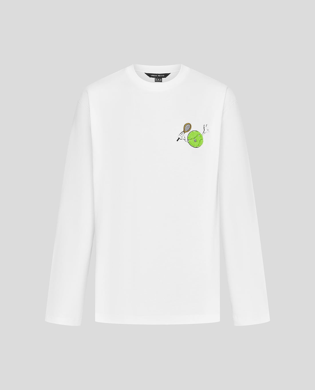 URBAN REVIVO - Áo thun nam cổ tròn tay dài in hoạ tiết