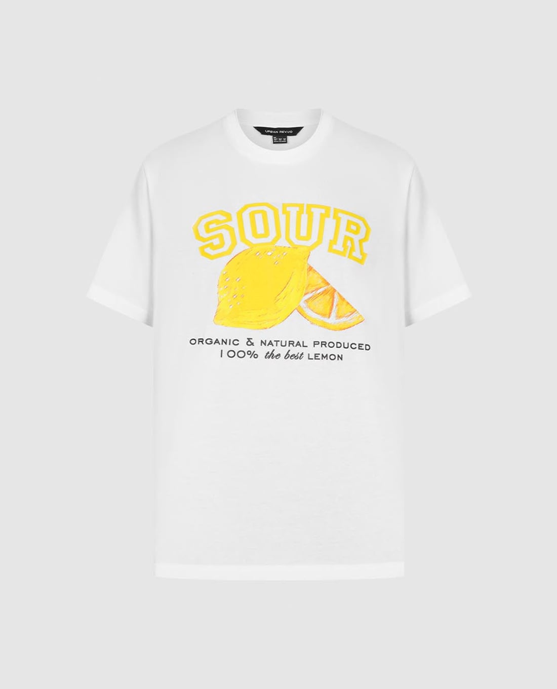 URBAN REVIVO - Áo thun nam cổ tròn tay ngắn in hình