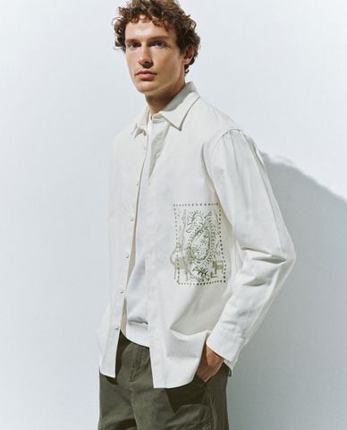  URBAN REVIVO - Áo sơ mi nam cổ bẻ tay dài Printed 