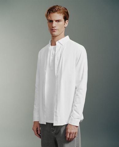  URBAN REVIVO - Áo sơ mi nam cổ bẻ tay dài 