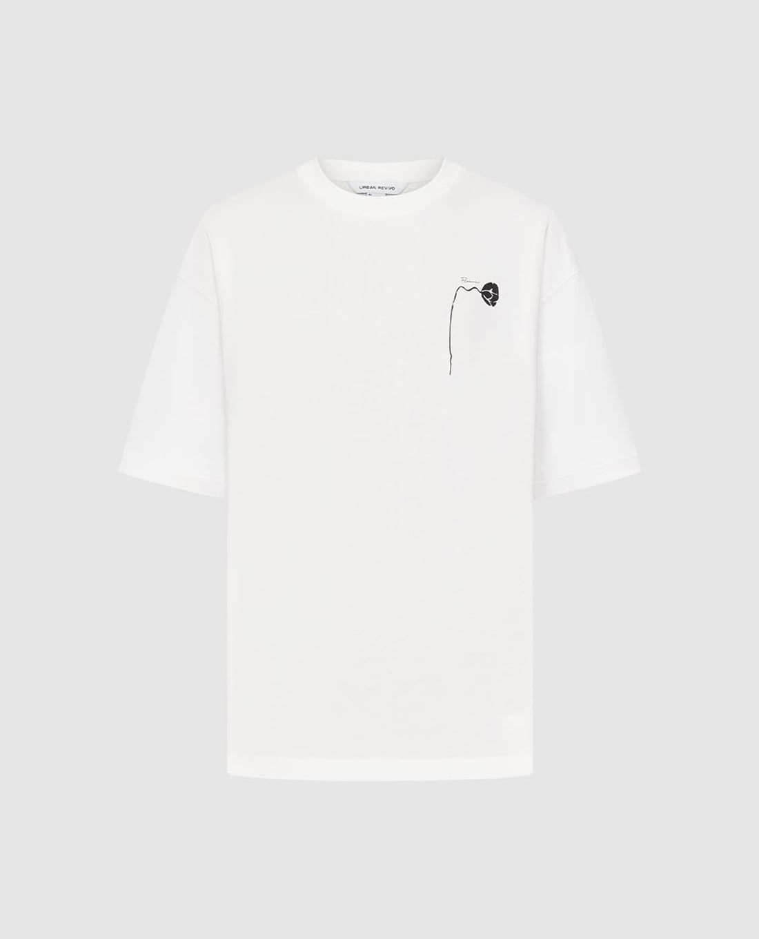 URBAN REVIVO - Áo thun nam cổ tròn tay ngắn in hoa