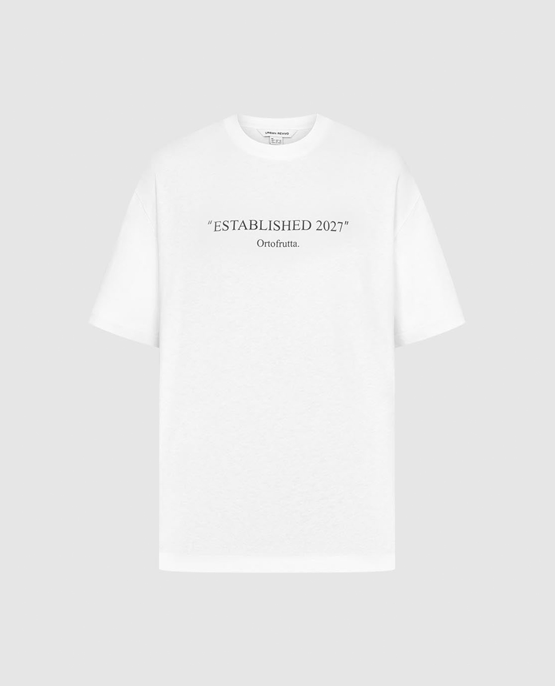 URBAN REVIVO - Áo thun nam cổ tròn tay ngắn in chữ