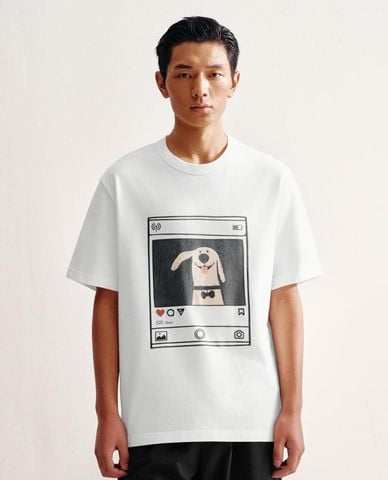  URBAN REVIVO - Áo thun nam cổ tròn tay ngắn in họa tiết 