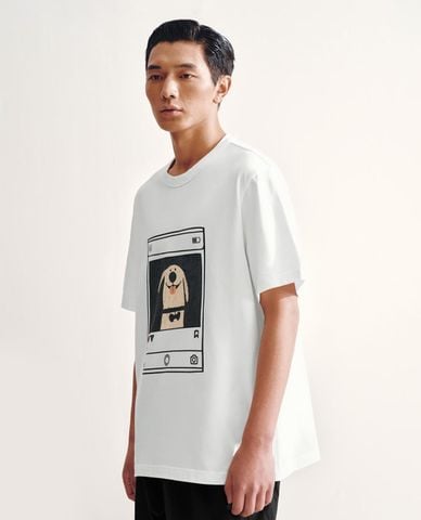  URBAN REVIVO - Áo thun nam cổ tròn tay ngắn in họa tiết 