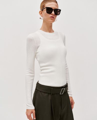  URBAN REVIVO - Áo dệt kim nữ cổ tròn tay dài phom ôm 