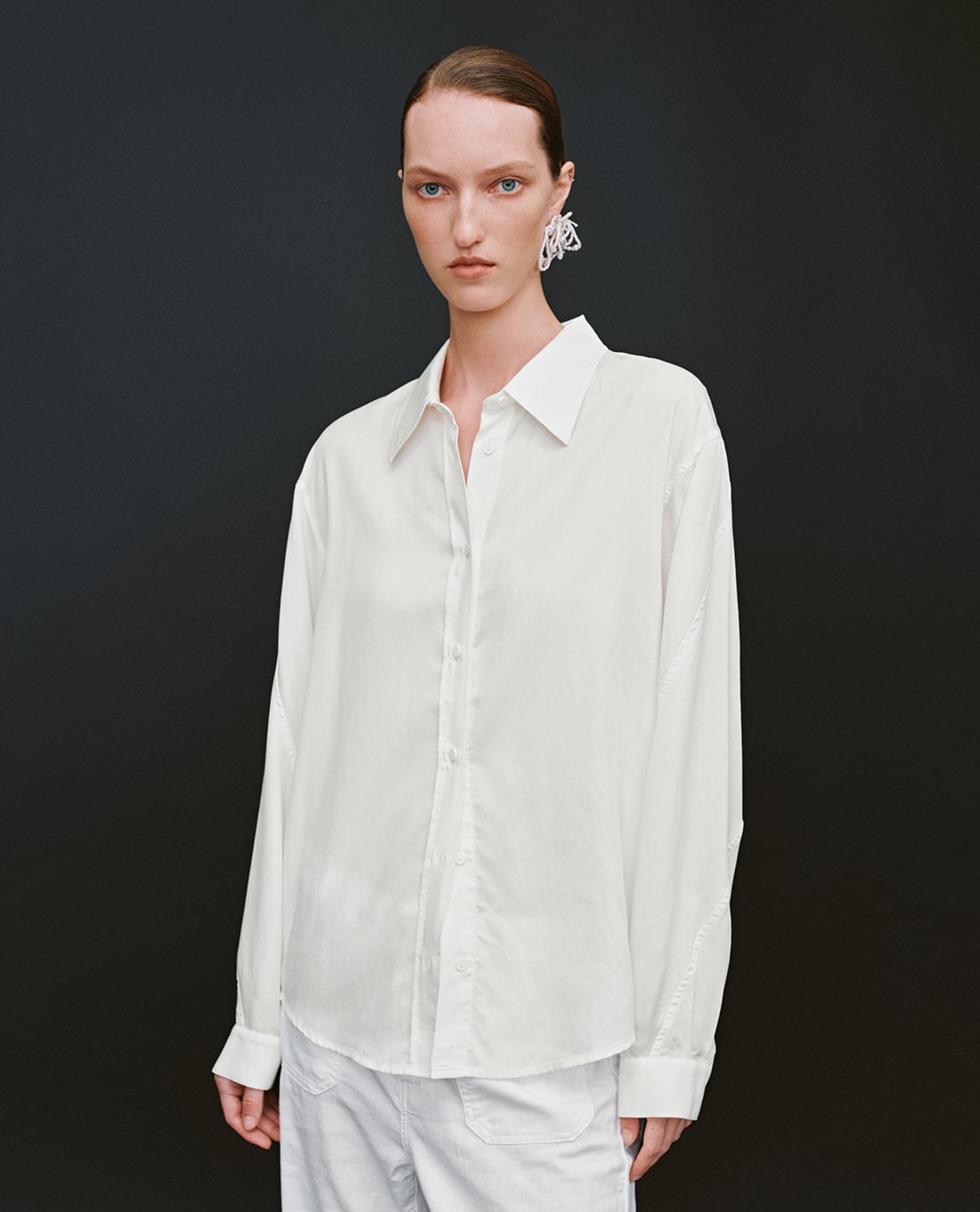 URBAN REVIVO - Áo sơ mi nữ cổ bẻ tay dài thời thượng