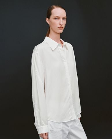  URBAN REVIVO - Áo sơ mi nữ cổ bẻ tay dài thời thượng 