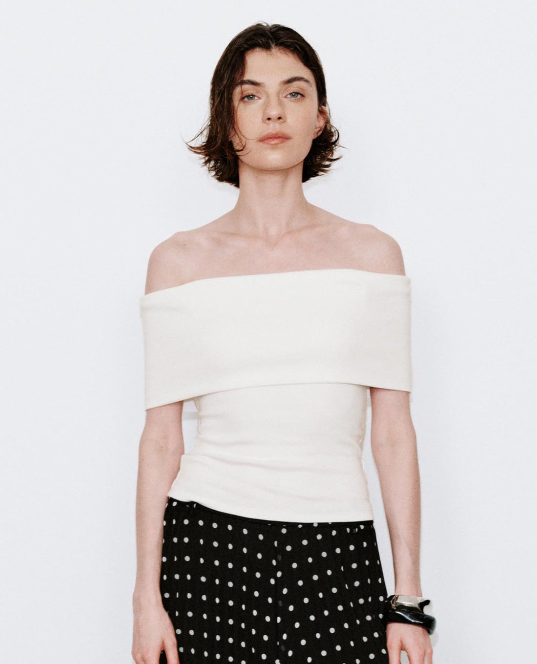 URBAN REVIVO - Áo trễ vai nữ tay ngắn phom ôm