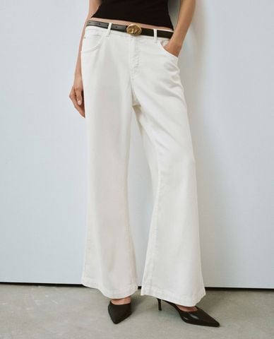 URBAN REVIVO - Quần jeans nữ ống loe kèm thắt lưng 