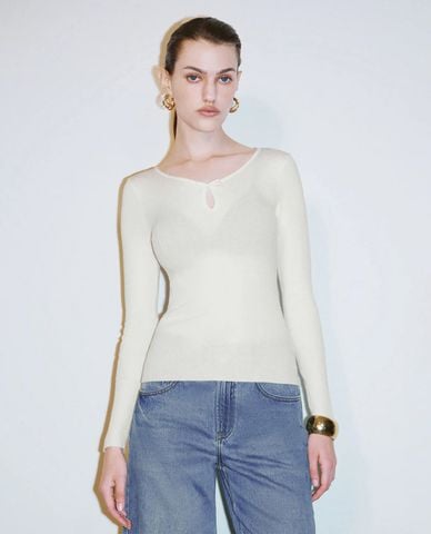  URBAN REVIVO - Áo dệt kim nữ cổ V tay dài phom ôm 