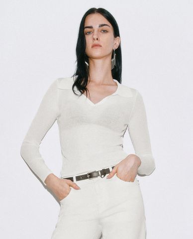  URBAN REVIVO - Áo dệt kim nữ cổ bẻ tay dài phom ôm 