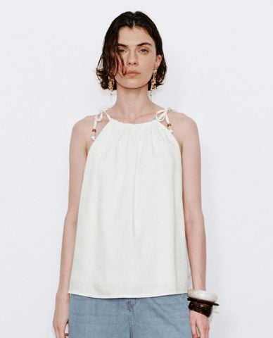  URBAN REVIVO - Áo hai dây nữ denim cổ nhún phối hạt 