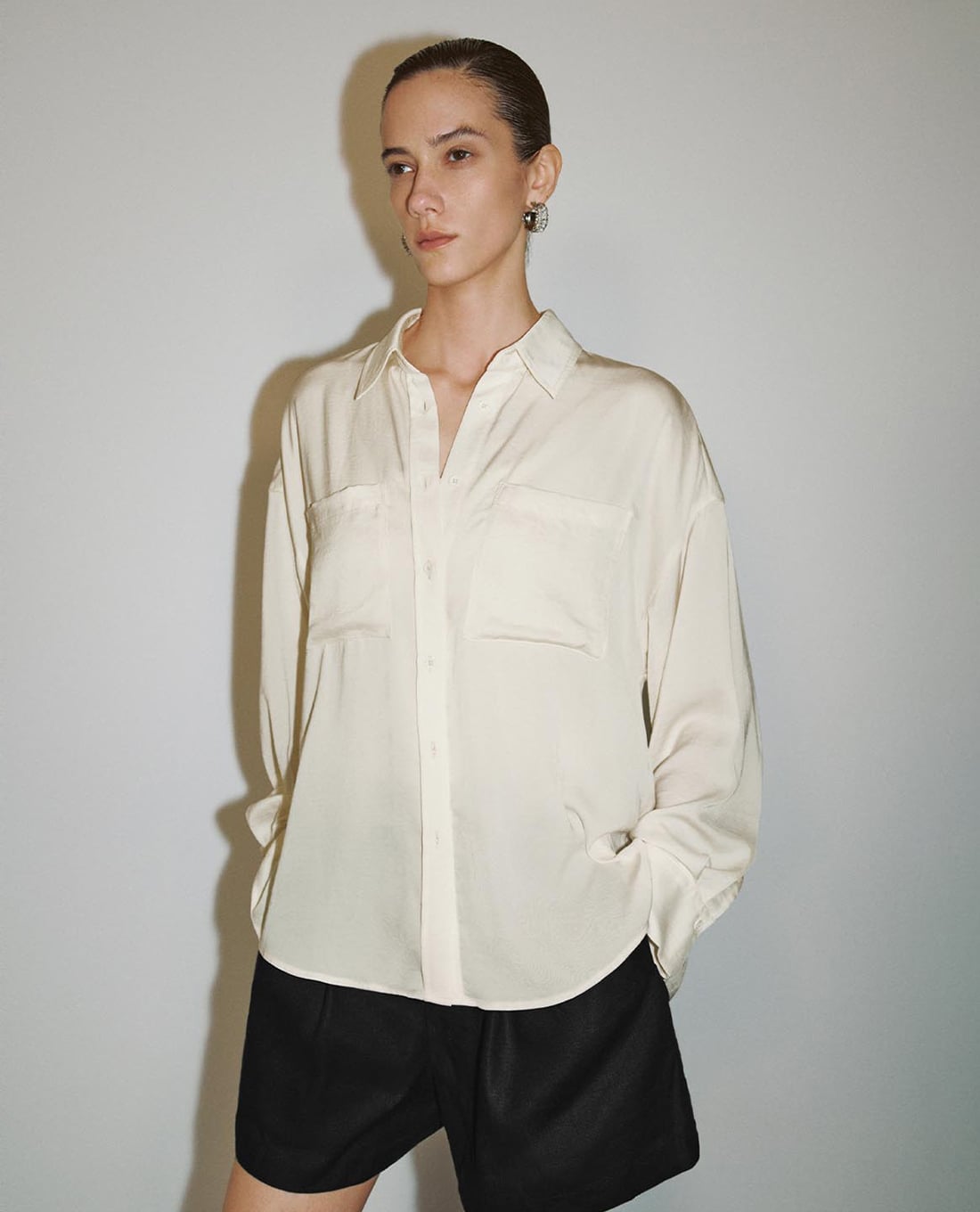 URBAN REVIVO - Áo sơ mi nữ cổ bẻ tay dài thanh lịch