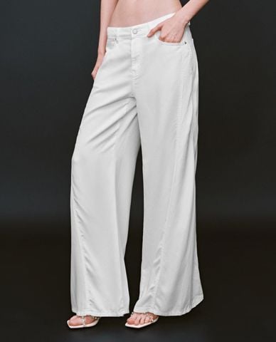  URBAN REVIVO - Quần jeans nữ ống rộng thời thượng 