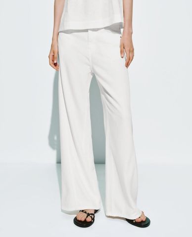  URBAN REVIVO - Quần jeans nữ ống rộng hiện đại 