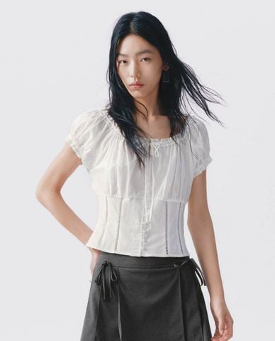  URBAN REVIVO - Áo kiểu nữ cổ nhún tay bồng thắt nơ 