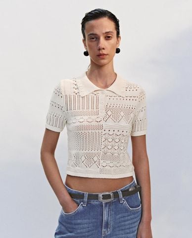  URBAN REVIVO - Áo dệt kim nữ cổ bẻ tay ngắn họa tiết đục lỗ 