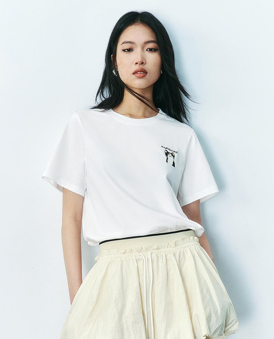 URBAN REVIVO - Áo thun nữ cổ tròn tay ngắn in họa tiết