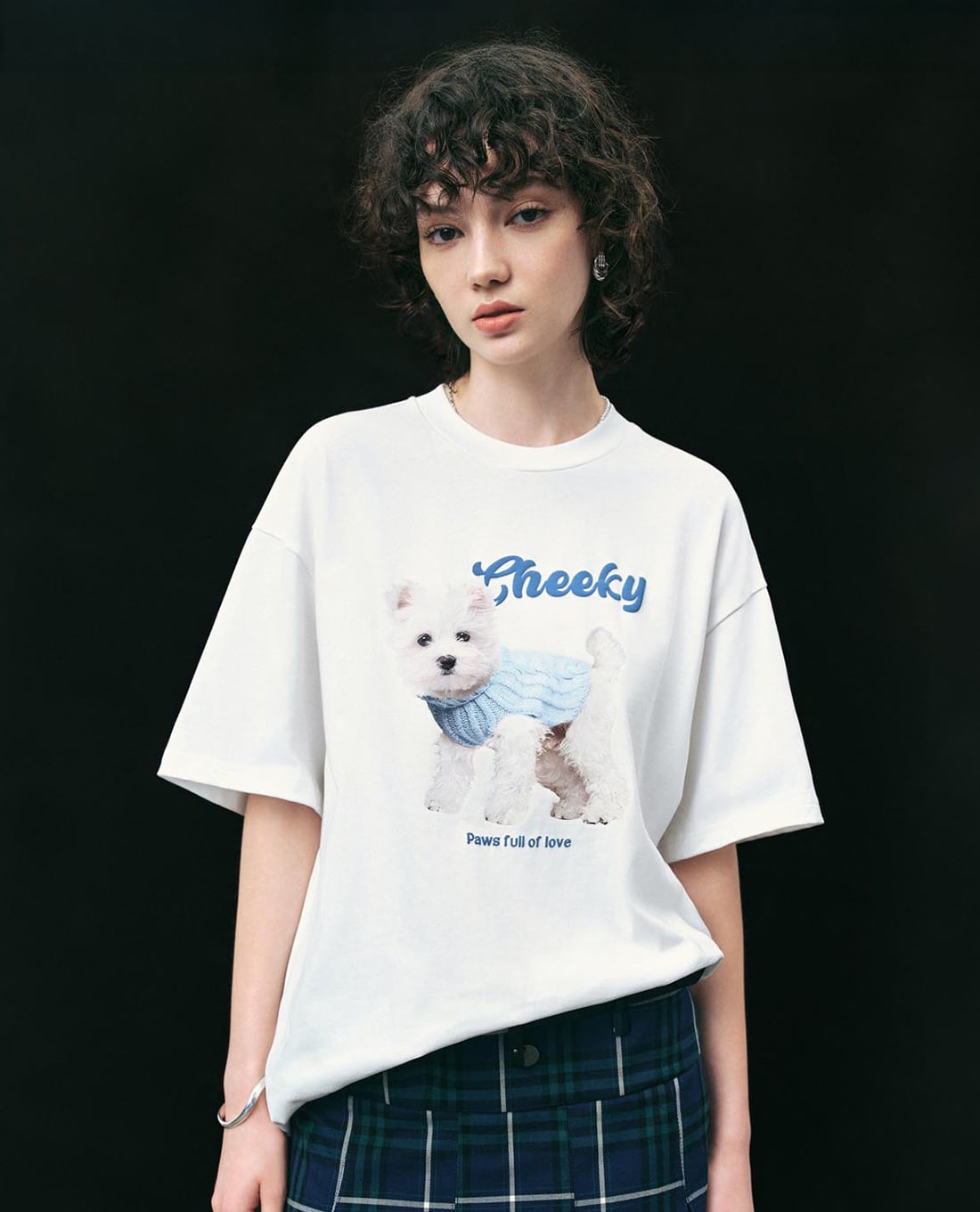 URBAN REVIVO - Áo thun nữ cổ tròn tay ngắn in họa tiết