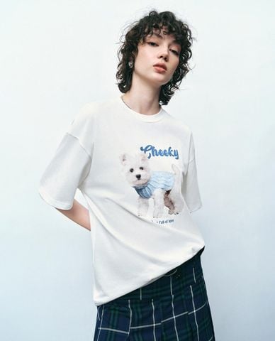  URBAN REVIVO - Áo thun nữ cổ tròn tay ngắn in họa tiết 