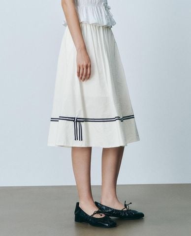  URBAN REVIVO - Chân váy chữ A midi phối viền 