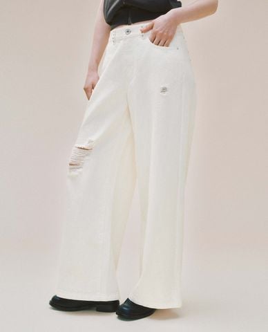  URBAN REVIVO - Quần jeans nữ ống rộng rách gối 