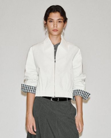 URBAN REVIVO - Áo khoác croptop nữ cổ bẻ sọc caro 