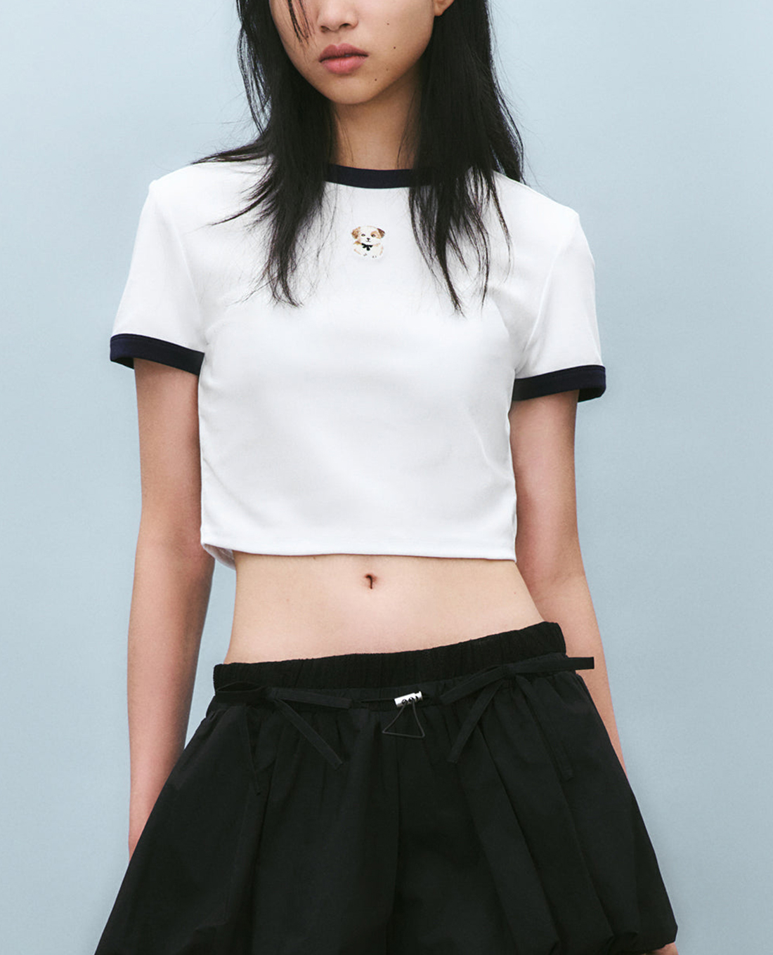 URBAN REVIVO - Áo croptop nữ cổ tròn tay ngắn phom ôm