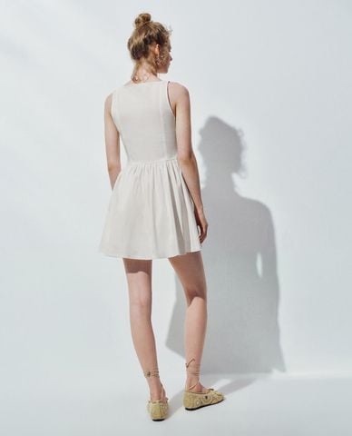  URBAN REVIVO - Đầm hai dây mini cổ vuông xếp li 