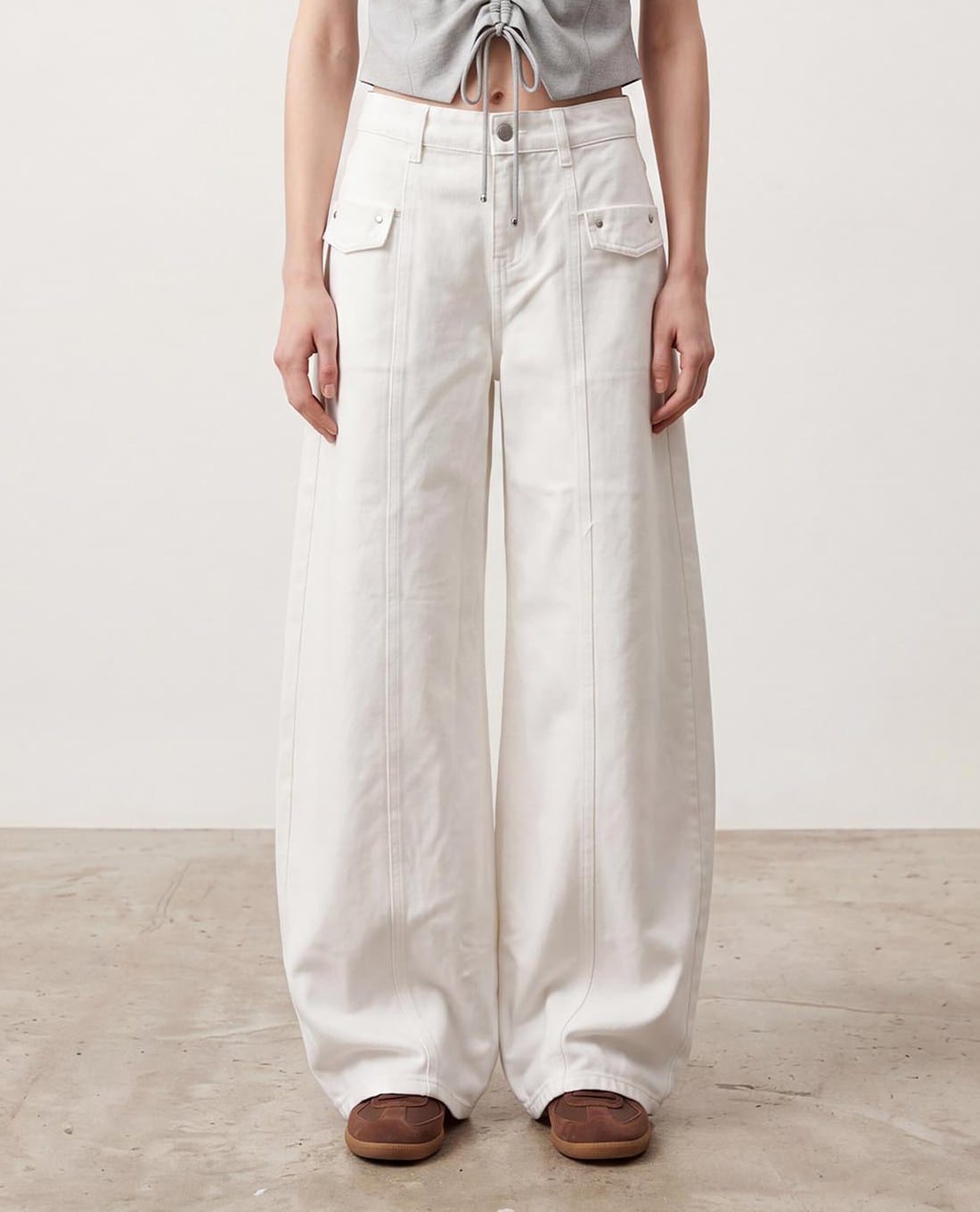 URBAN REVIVO - Quần jeans nữ ống rộng túi hộp
