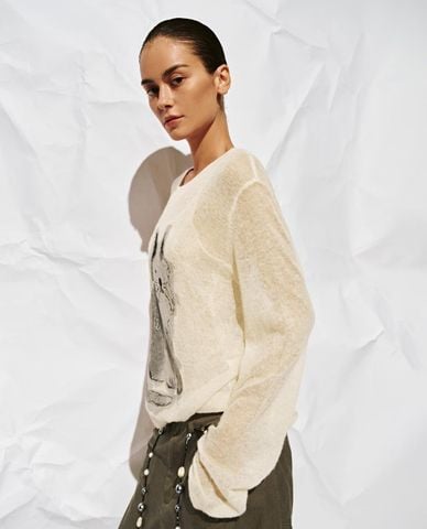  URBAN REVIVO - Áo dệt kim nữ cổ tròn tay dài in họa tiết 