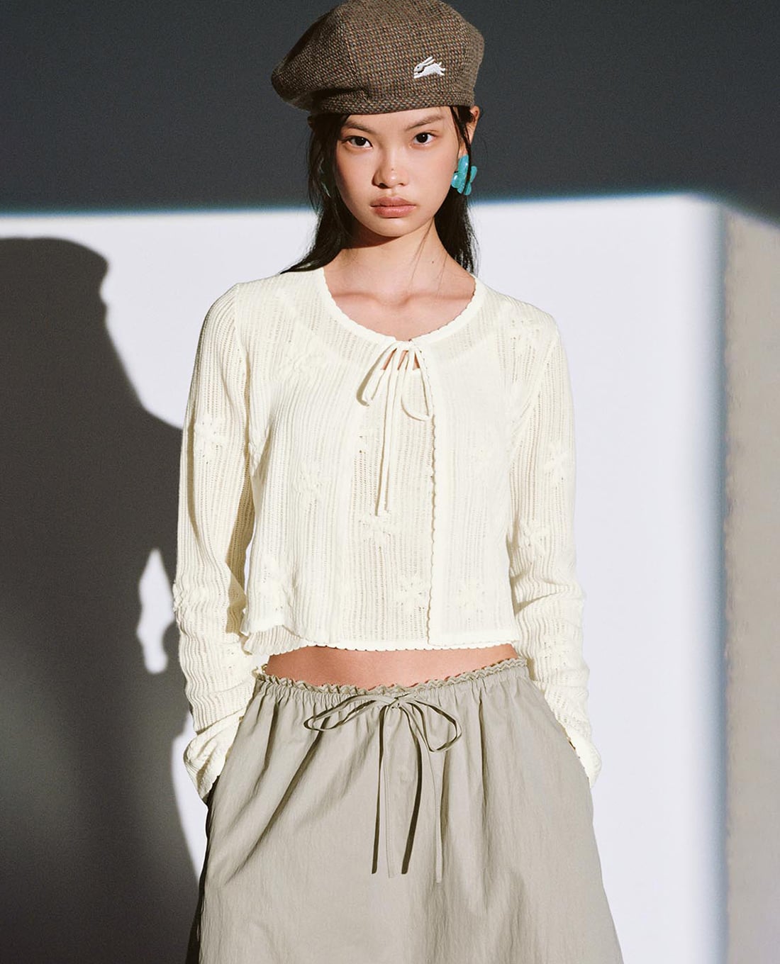 URBAN REVIVO - Áo khoác cardigan nữ buộc dây phom croptop