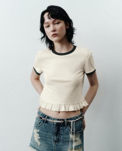  URBAN REVIVO - Áo croptop nữ cổ tròn tay ngắn phối viền 