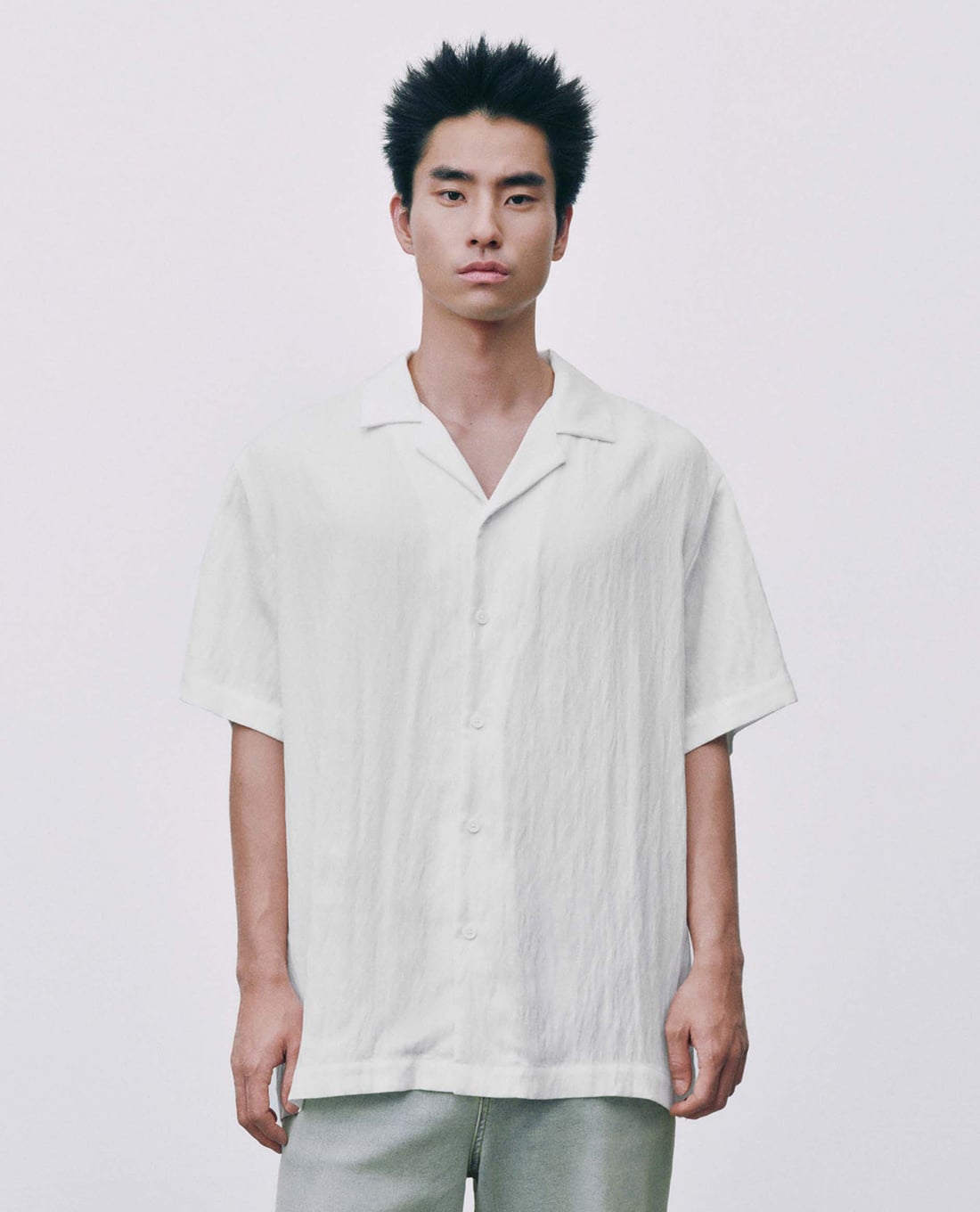 URBAN REVIVO - Áo sơ mi nam cổ bẻ tay ngắn