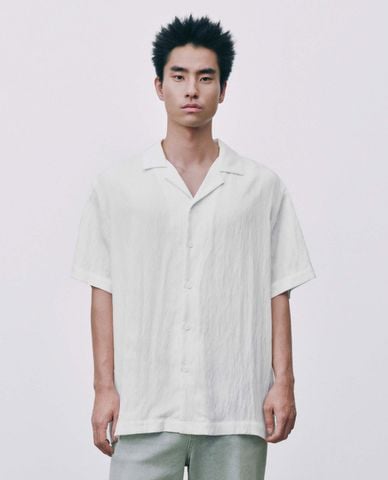  URBAN REVIVO - Áo sơ mi nam cổ bẻ tay ngắn 