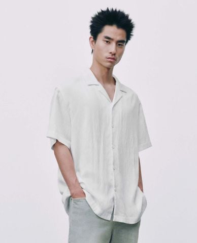  URBAN REVIVO - Áo sơ mi nam cổ bẻ tay ngắn 