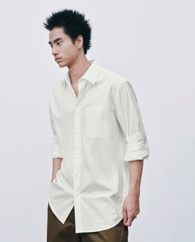  URBAN REVIVO - Áo sơ mi nam cổ bẻ tay dài phối túi 