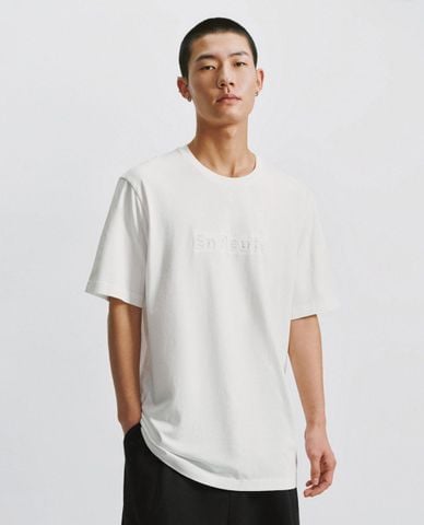  URBAN REVIVO - Áo thun nam cổ tròn tay ngắn in chữ 