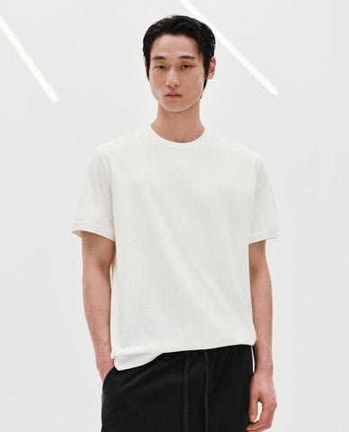  URBAN REVIVO - Áo thun nam cổ tròn tay ngắn tối giản 