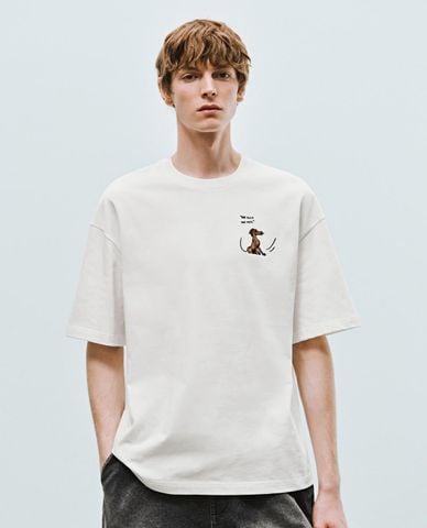  URBAN REVIVO - Áo thun nam cổ tròn tay ngắn in hình 