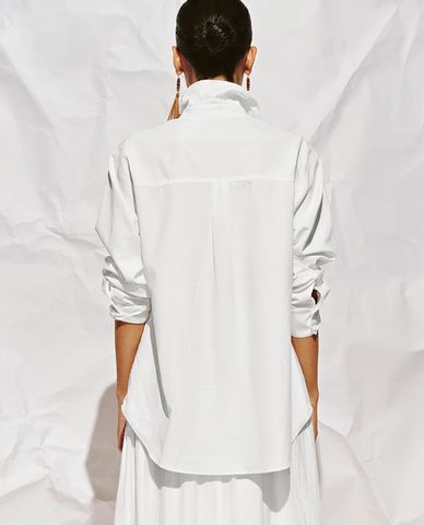  URBAN REVIVO - Áo sơ mi nữ cổ bẻ tay dài thanh lịch 