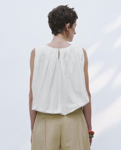  URBAN REVIVO - Áo sát nách nữ cổ tròn phom trái bí 