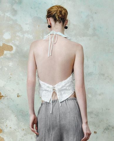  URBAN REVIVO - Áo croptop nữ cổ V phối ren 