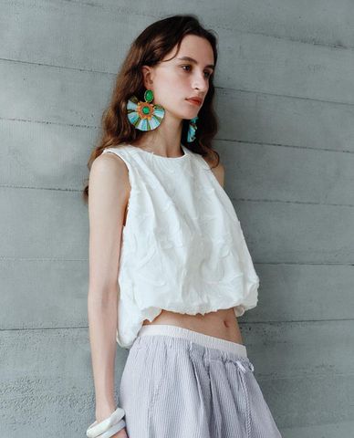  URBAN REVIVO - Áo sát nách nữ dáng phồng phối hoa văn 