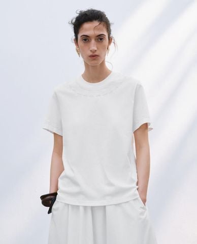  URBAN REVIVO - Áo thun nữ cổ trò tay ngắn dệt viền 