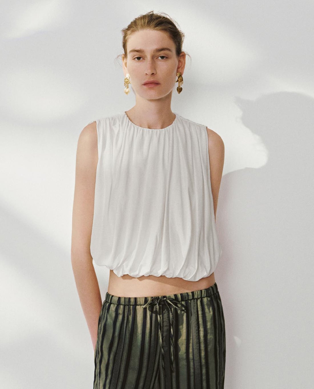 URBAN REVIVO - Áo sát nách nữ cổ tròn bo gấu