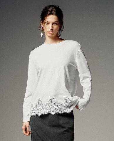  URBAN REVIVO - Áo kiểu nữ cổ tròn tay dài viền ren 