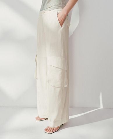  URBAN REVIVO - Quần nữ ống rộng phối túi hộp 