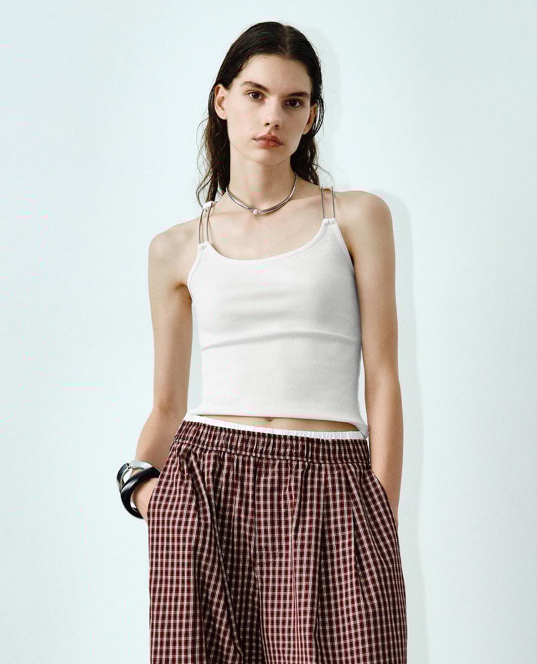 URBAN REVIVO - Áo hai dây nữ phom croptop dáng ôm