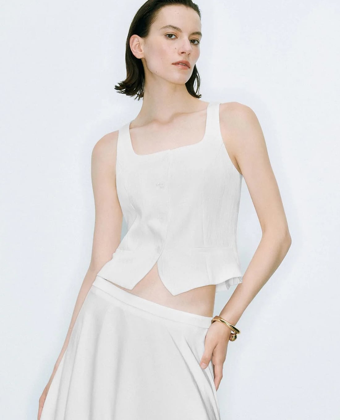 URBAN REVIVO - Áo khoác gilet nữ cổ vuông phối nút